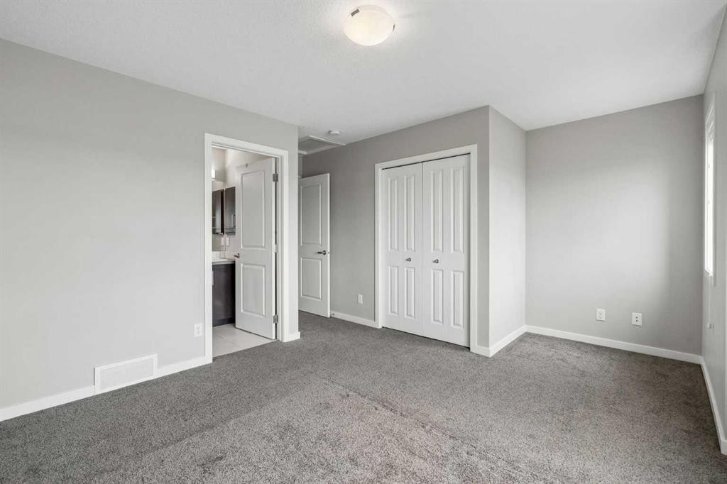 120 Copperstone Villas Se, Calgary, AB - Indoor