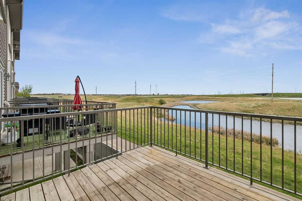 120 Copperstone Villas Se, Calgary, AB - Outdoor With Exterior