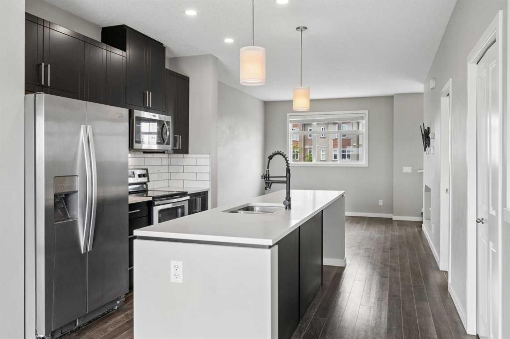 120 Copperstone Villas Se, Calgary, AB - Indoor Photo Showing Other Room