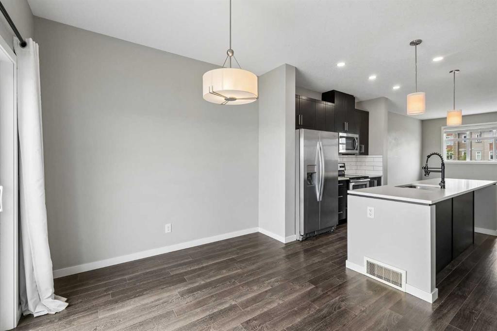 120 Copperstone Villas Se, Calgary, AB - Indoor Photo Showing Kitchen With Upgraded Kitchen
