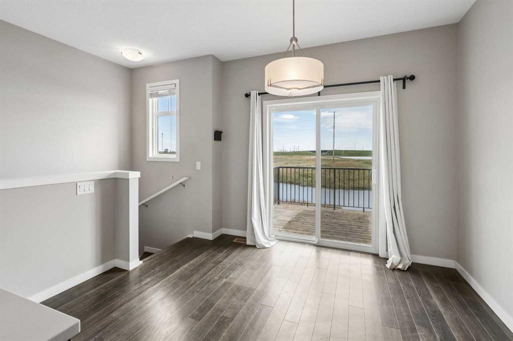 120 Copperstone Villas Se, Calgary, AB - Indoor Photo Showing Other Room