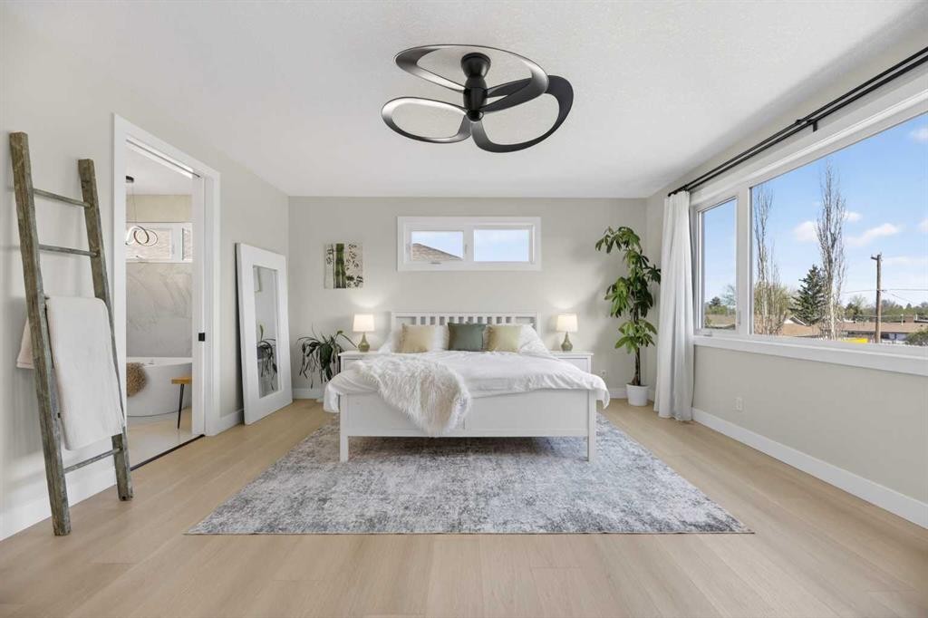 30 Silverstone Place, Didsbury, AB - Indoor Photo Showing Bedroom