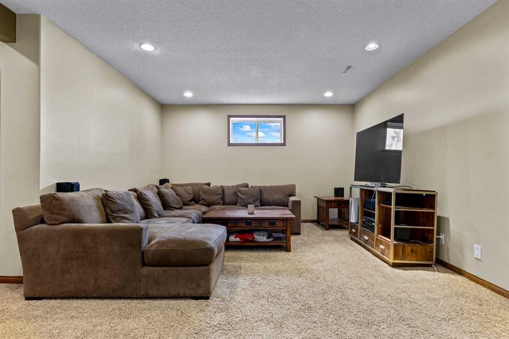 322 Hampstead Way Nw, Calgary, AB - Indoor Photo Showing Other Room