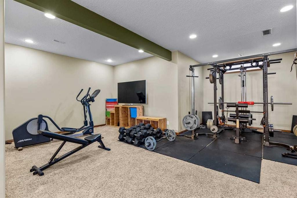 322 Hampstead Way Nw, Calgary, AB - Indoor Photo Showing Gym Room