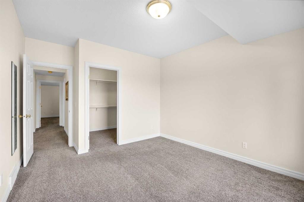 191 Hamptons Terrace Nw, Calgary, AB - Indoor Photo Showing Other Room
