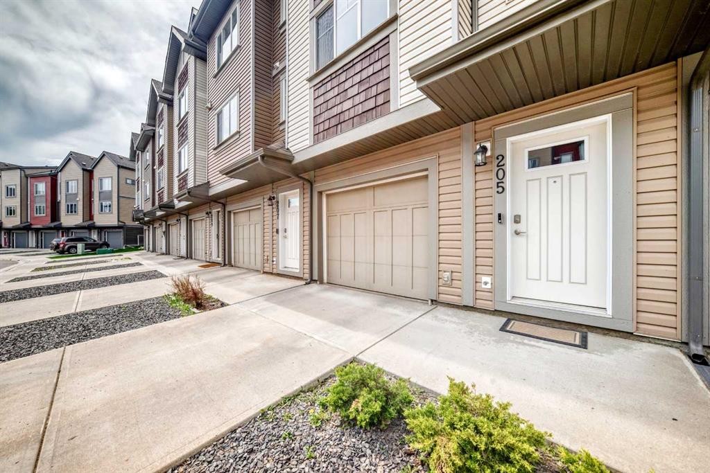 205 Copperpond Row Se, Calgary, AB - Outdoor