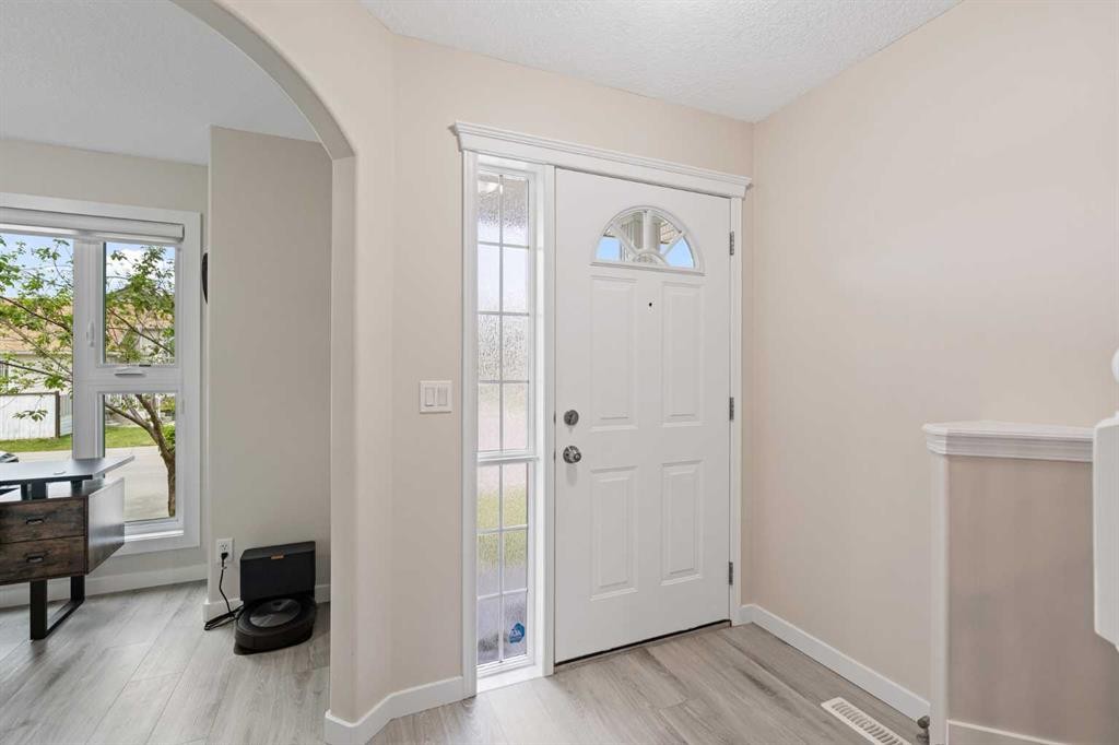 148 Cramond Crescent Se, Calgary, AB