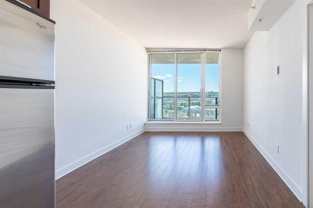 1307-3830 Brentwood Road Nw, Calgary, AB - Indoor Photo Showing Other Room