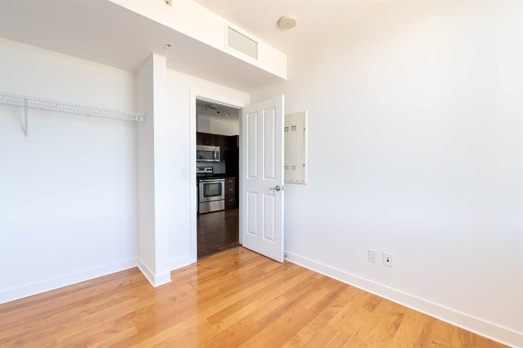 1307-3830 Brentwood Road Nw, Calgary, AB - Indoor Photo Showing Other Room