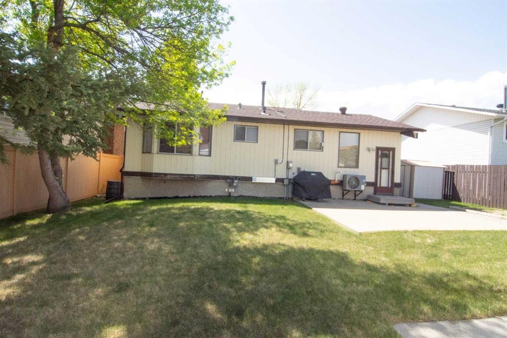 340 Templeton Circle Ne, Calgary, AB - Outdoor