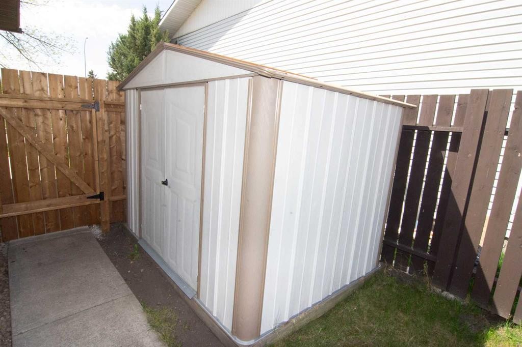 340 Templeton Circle Ne, Calgary, AB - With Exterior