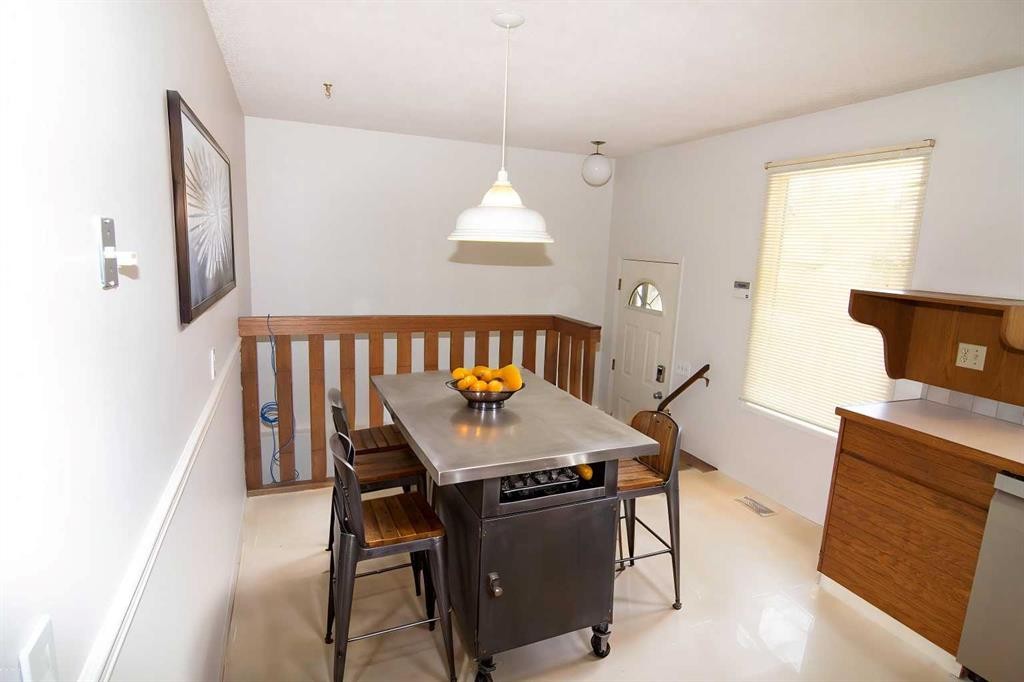 340 Templeton Circle Ne, Calgary, AB - Indoor Photo Showing Dining Room