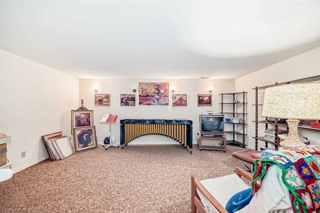 8 Varsdale Place Nw, Calgary, AB - Indoor
