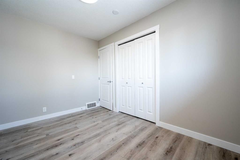 255 Castleridge Drive Ne, Calgary, AB - Indoor Photo Showing Other Room