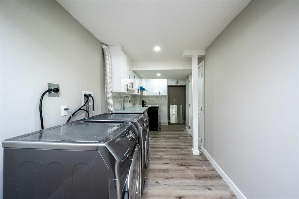 255 Castleridge Drive Ne, Calgary, AB - Indoor Photo Showing Laundry Room