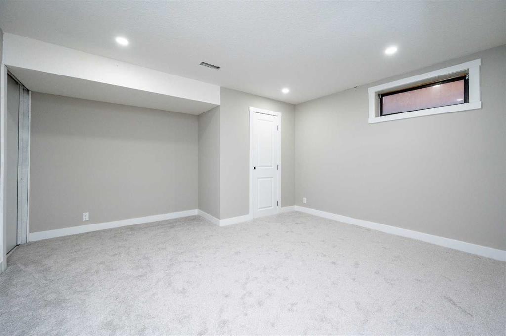 255 Castleridge Drive Ne, Calgary, AB - Indoor