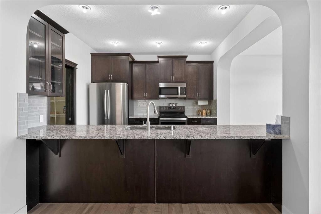 152 Redstone Villas Ne, Calgary, AB - Indoor Photo Showing Kitchen With Upgraded Kitchen