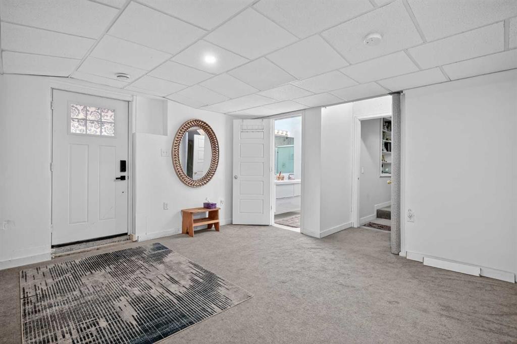 152 Redstone Villas Ne, Calgary, AB - Indoor Photo Showing Other Room