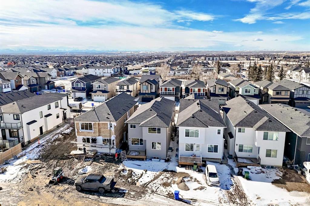 28 Saddlecrest Manor Ne, Calgary, AB - Outdoor