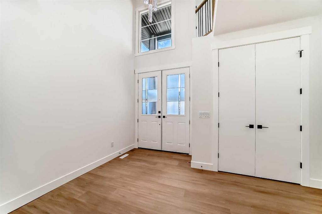 28 Saddlecrest Manor Ne, Calgary, AB - Indoor Photo Showing Other Room
