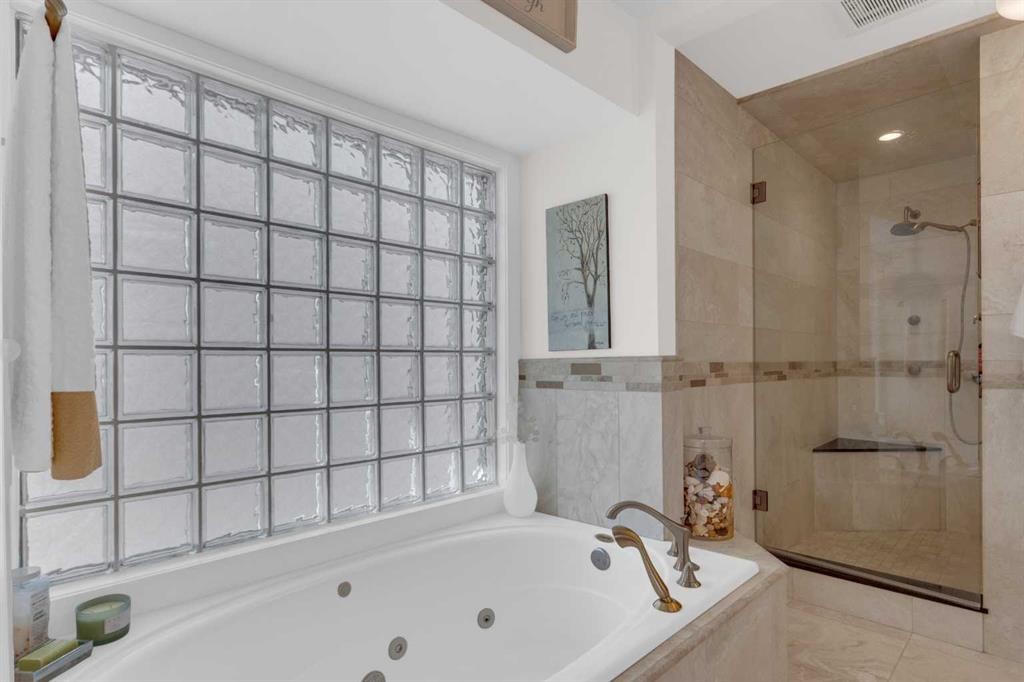 198 Douglas Woods Hill Se, Calgary, AB - Indoor Photo Showing Bathroom