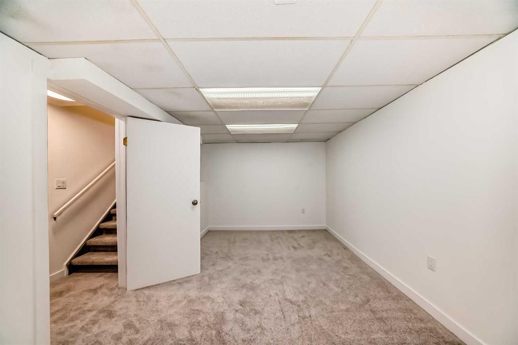 32-1515 Falconridge Drive Ne, Calgary, AB - Indoor