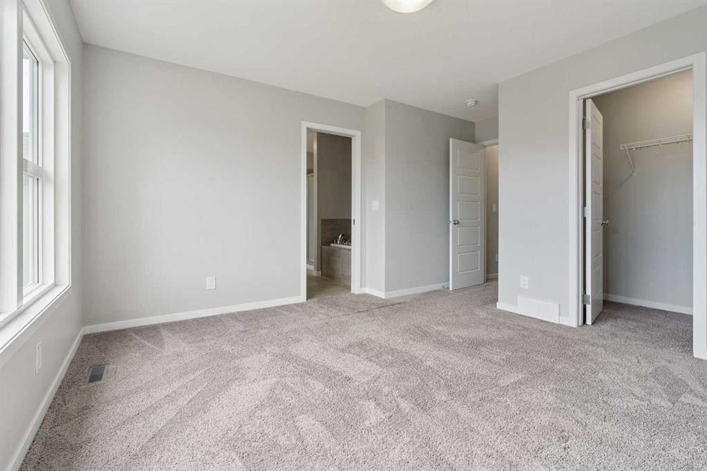 98 Seton Road Se, Calgary, AB - Indoor Photo Showing Other Room