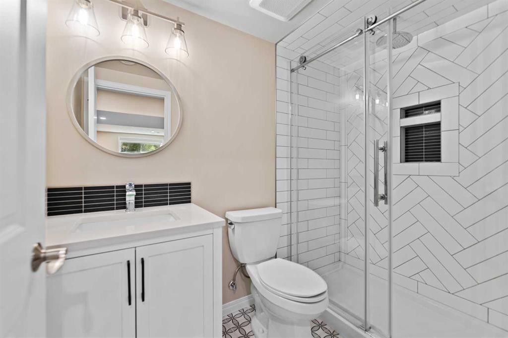 456 Auburn Bay Avenue Se, Calgary, AB - Indoor Photo Showing Bathroom