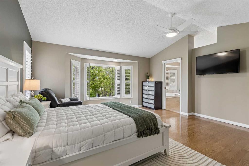 438 Candle Place Sw, Calgary, AB - Indoor Photo Showing Bedroom