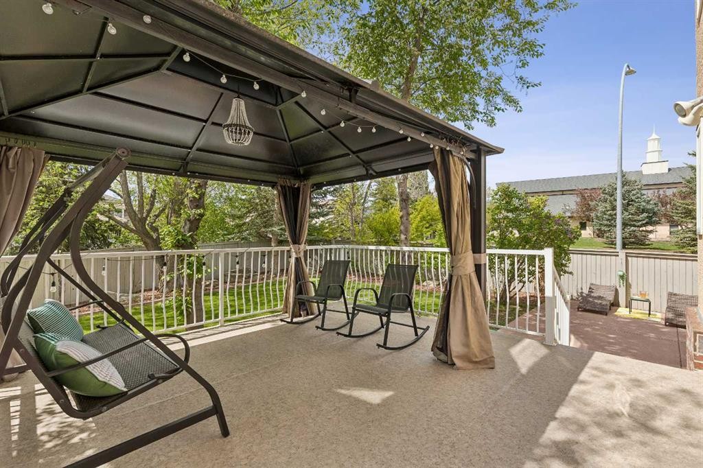438 Candle Place Sw, Calgary, AB - Outdoor