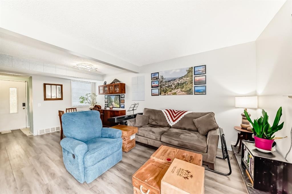 409-2520 Palliser Drive Sw, Calgary, AB