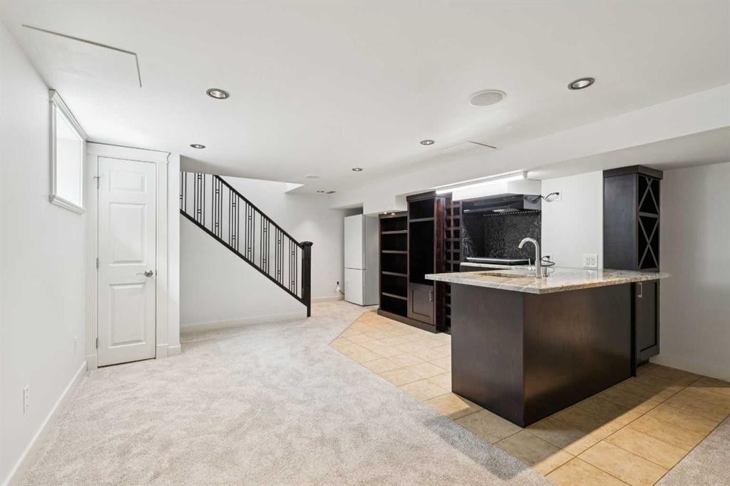 2136 26 Avenue Sw, Calgary, AB - Indoor