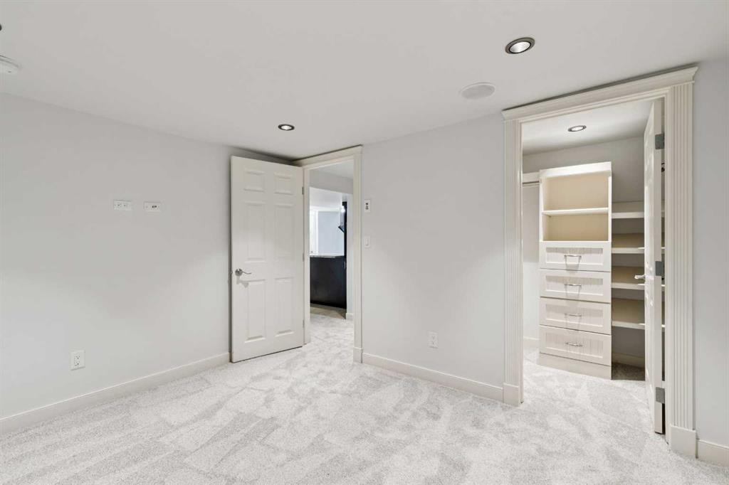 2136 26 Avenue Sw, Calgary, AB - Indoor Photo Showing Other Room