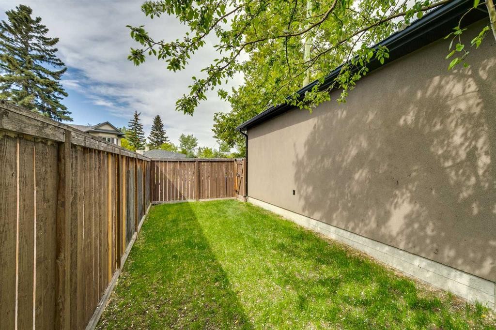 2136 26 Avenue Sw, Calgary, AB - Outdoor
