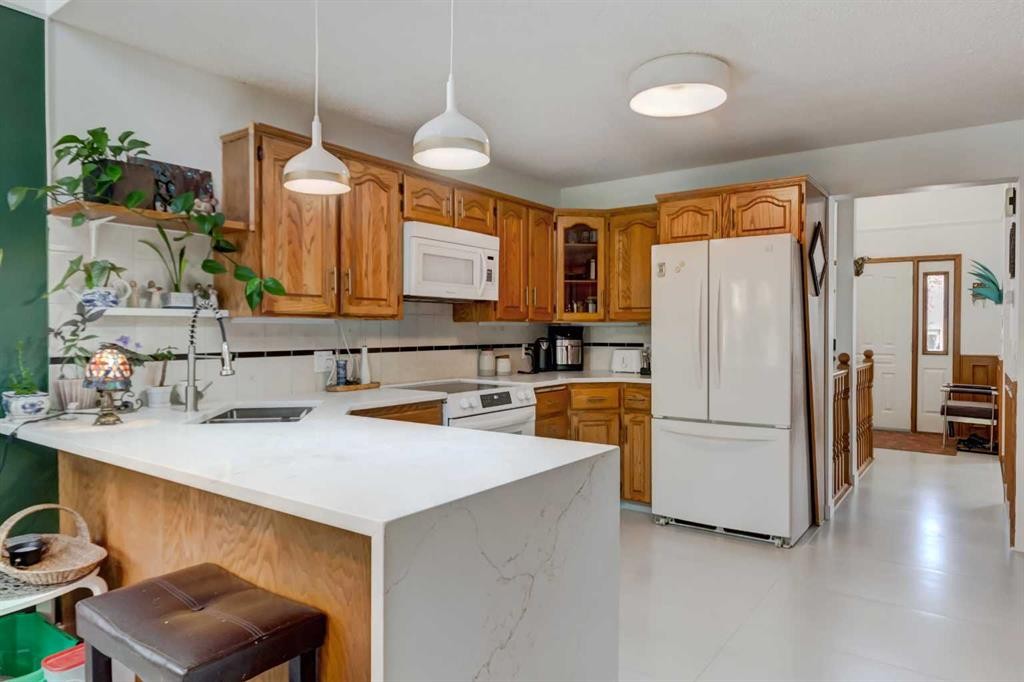25 Deerfield Manor Se, Calgary, AB