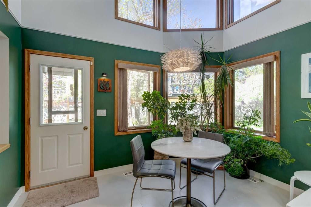 25 Deerfield Manor Se, Calgary, AB