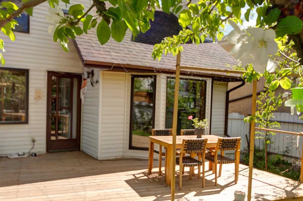 25 Deerfield Manor Se, Calgary, AB