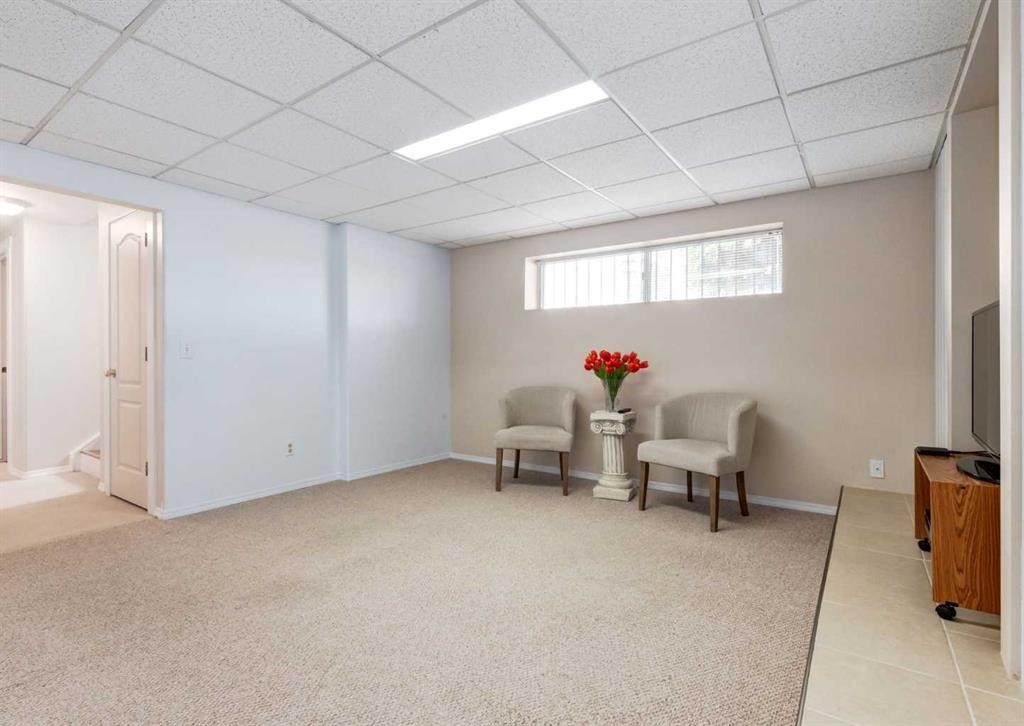 332 Pinemont Road Ne, Calgary, AB - Indoor