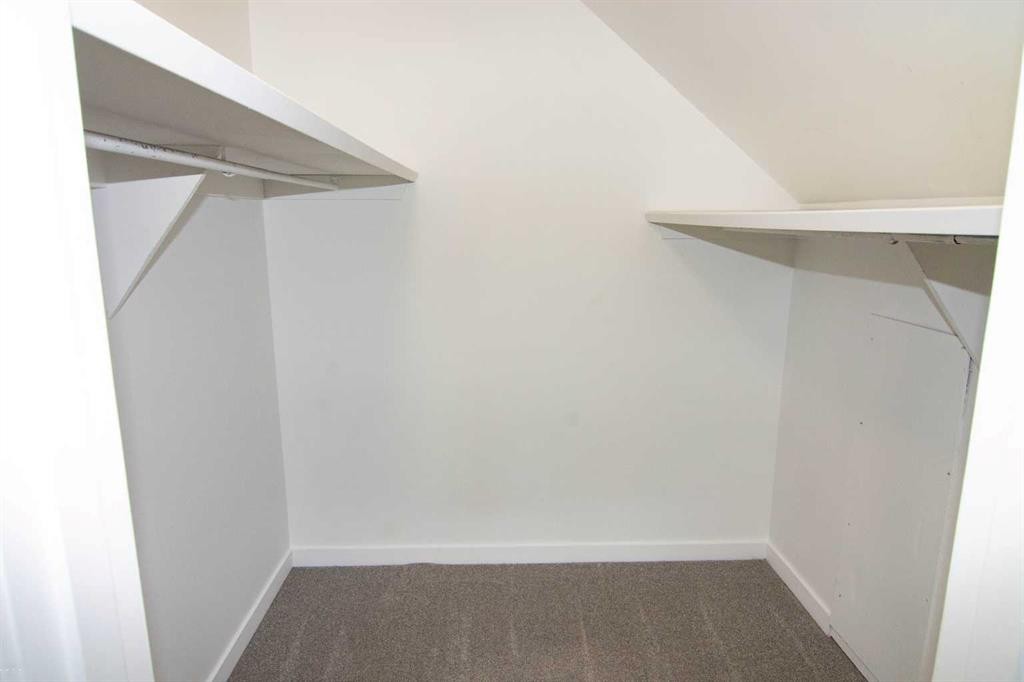 235 Avonburn Road Se, Calgary, AB - Indoor