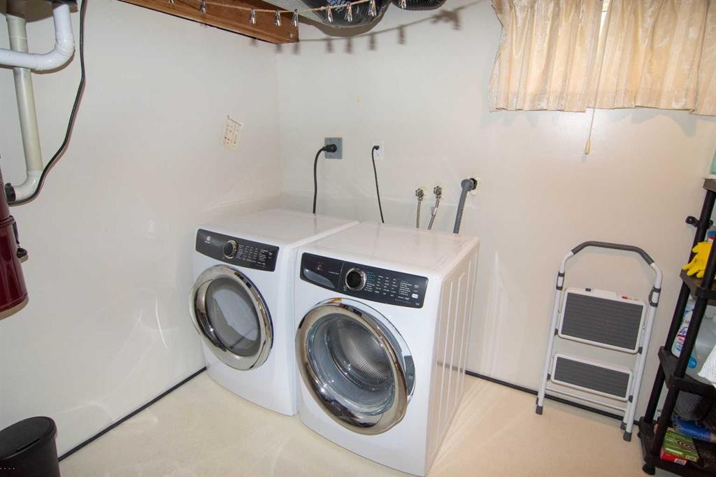 235 Avonburn Road Se, Calgary, AB - Indoor Photo Showing Laundry Room