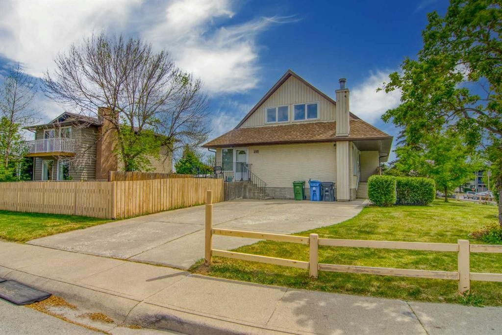 235 Avonburn Road Se, Calgary, AB - Outdoor