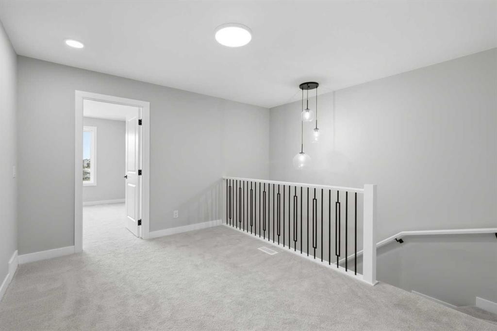 43 Belvedere Crescent Se, Calgary, AB - Indoor Photo Showing Other Room