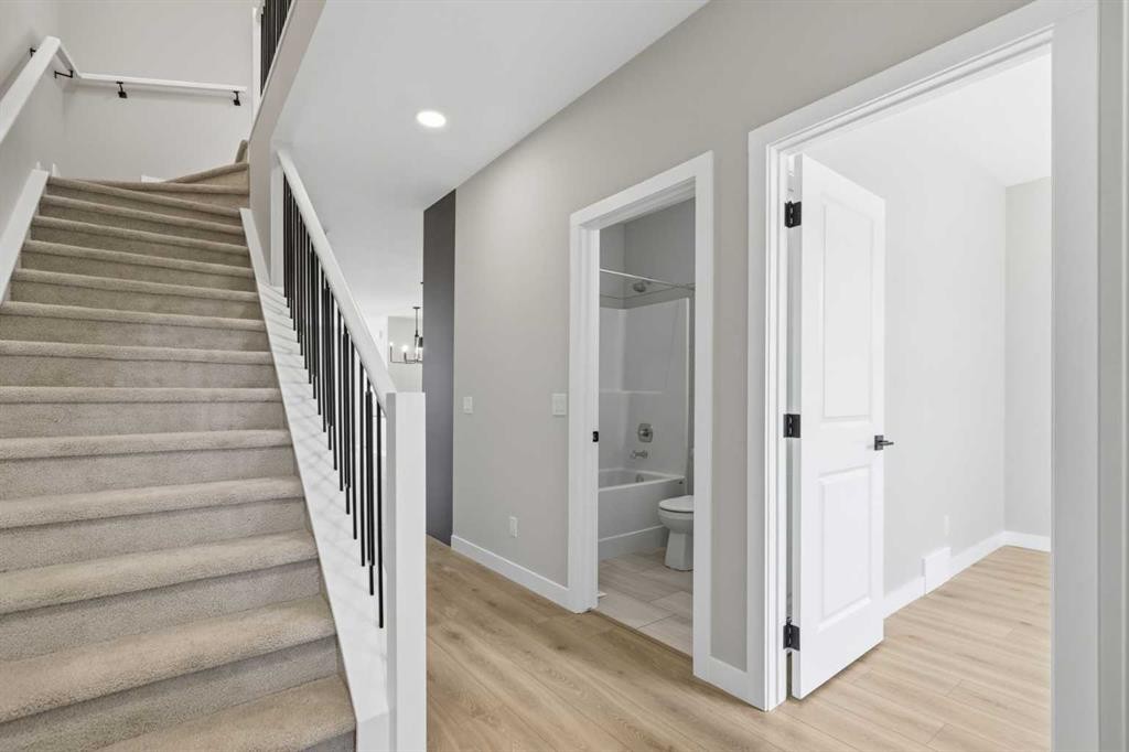 43 Belvedere Crescent Se, Calgary, AB - Indoor Photo Showing Other Room