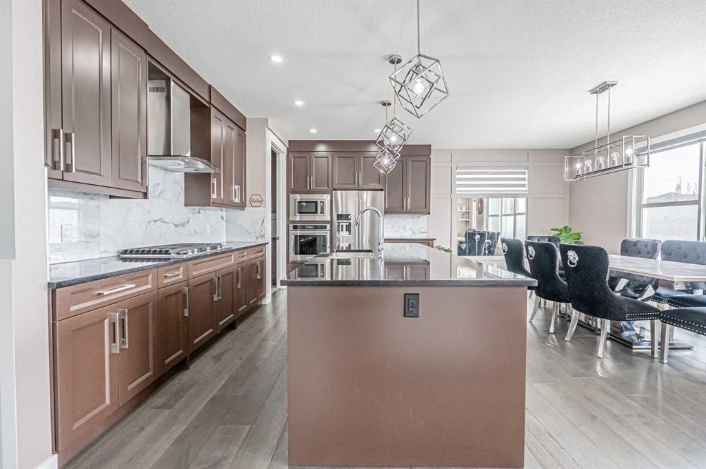 7 Waterford Heights, Chestermere, AB - Indoor Photo Showing Kitchen