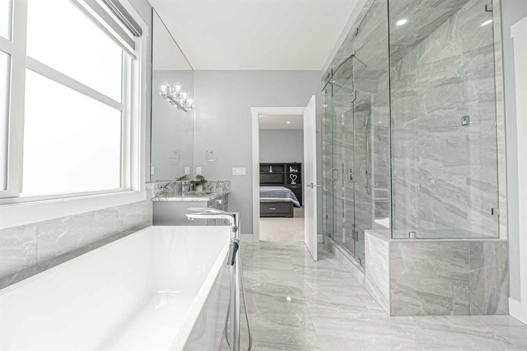 7 Waterford Heights, Chestermere, AB - Indoor Photo Showing Bathroom
