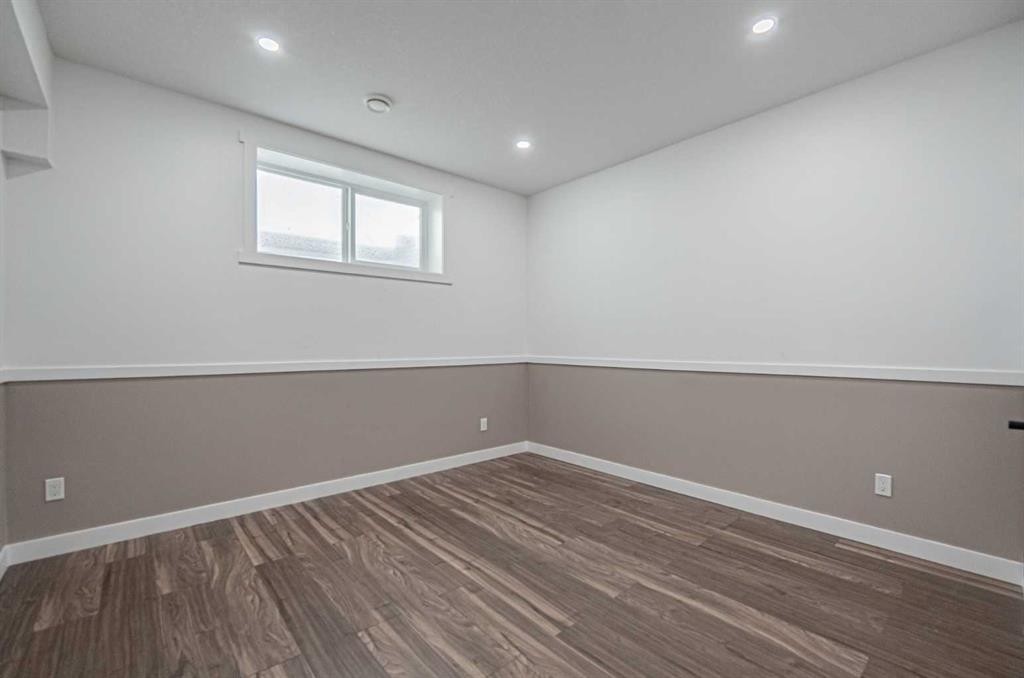 7 Waterford Heights, Chestermere, AB - Indoor Photo Showing Other Room