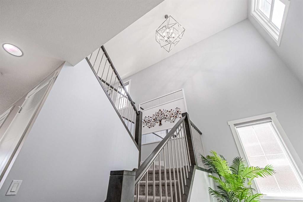 7 Waterford Heights, Chestermere, AB - Indoor Photo Showing Other Room