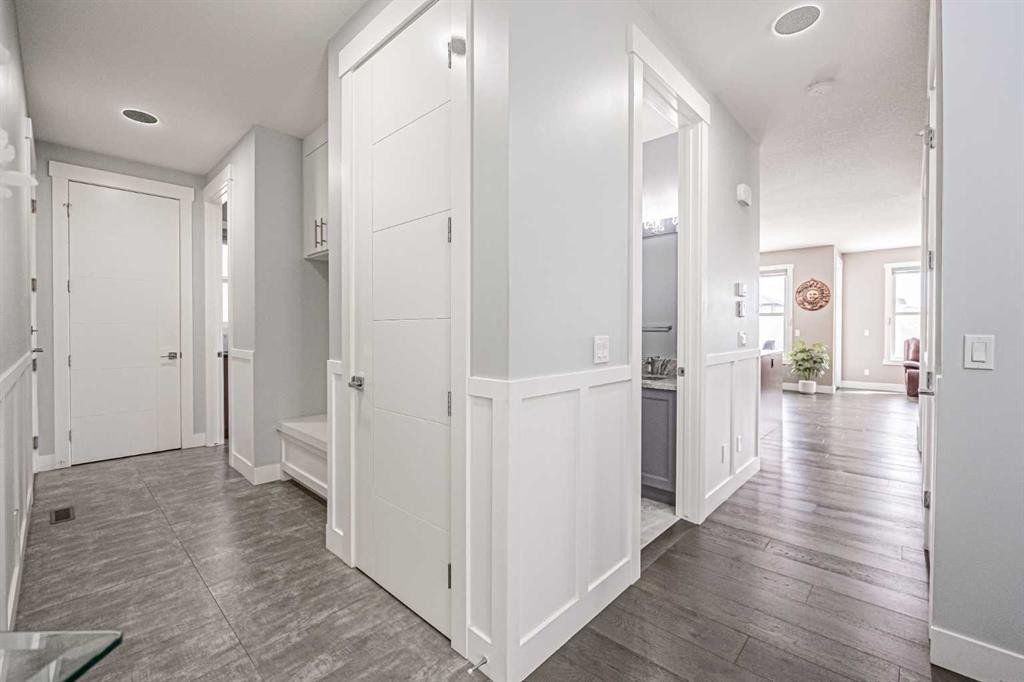 7 Waterford Heights, Chestermere, AB - Indoor Photo Showing Other Room