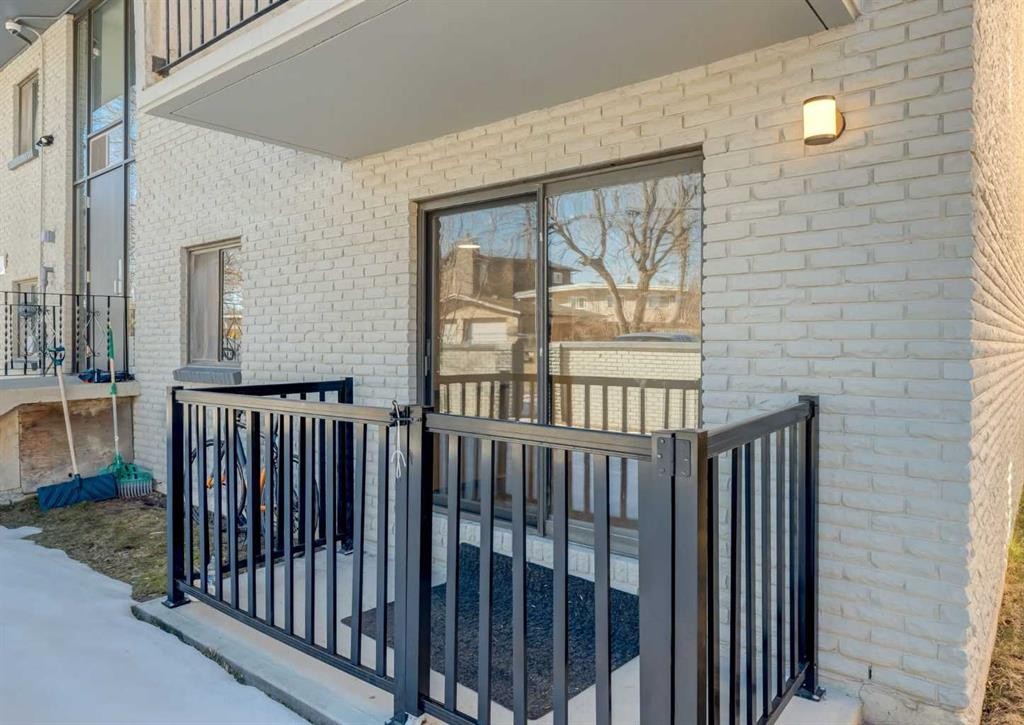 120 29 Avenue Nw, Calgary, AB - Outdoor With Exterior
