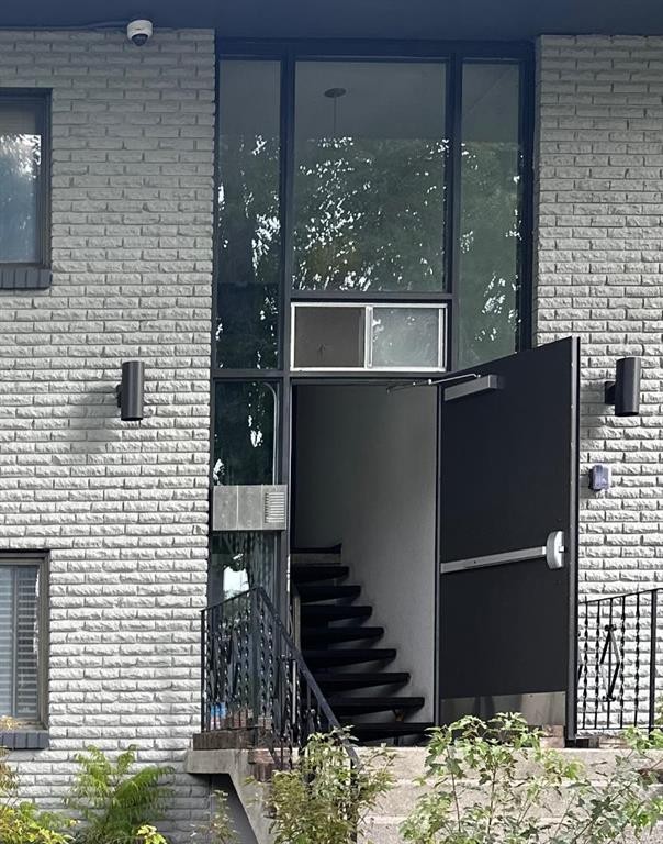 120 29 Avenue Nw, Calgary, AB - Indoor